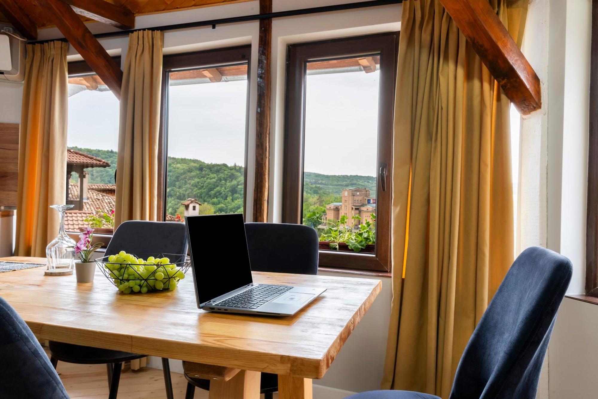 Bobevata Guest House - Floor 2 - Stunning View Old Town Veliko Tarnovo Exterior photo