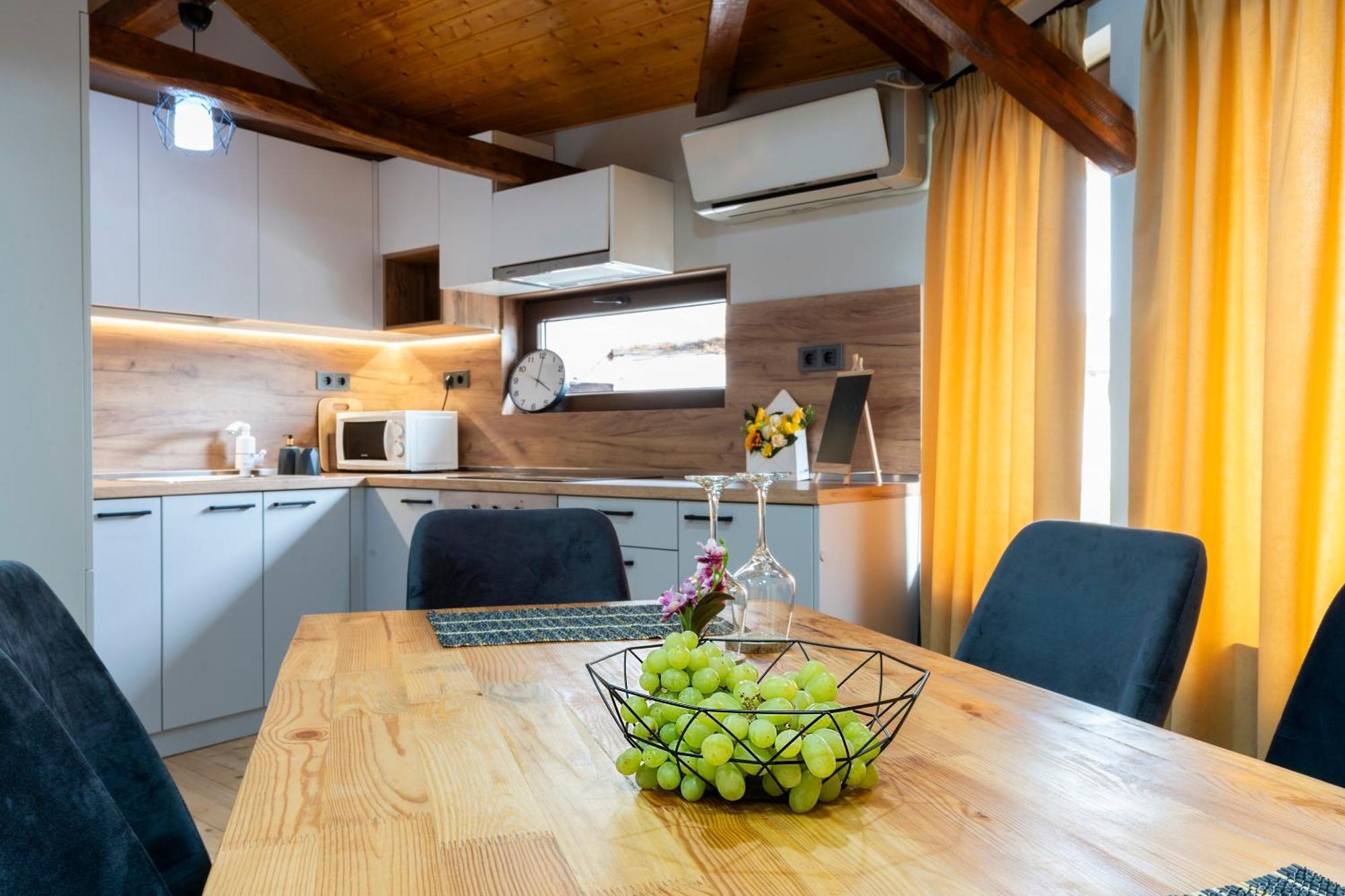 Bobevata Guest House - Floor 2 - Stunning View Old Town Veliko Tarnovo Exterior photo